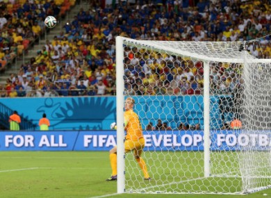 بالصور .. أقوى 10 لحظات في الجولة الأولى  Soccer-fifa-world-cup-2014-group-d-england-v-italy-arena-da-amazonia-13-390x285