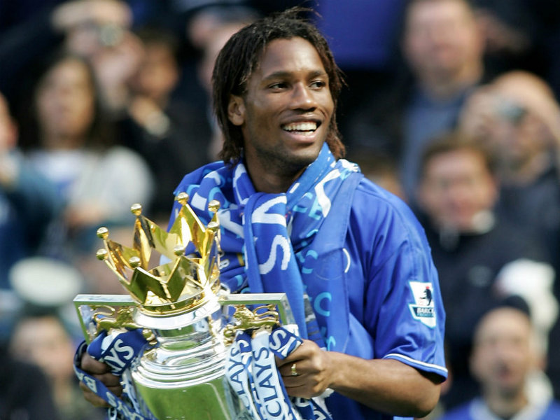 الأفريقي الذي هز عرش أفضل لاعب في العالم Didier-Drogba-Premier-League-Winner-2005_2769322