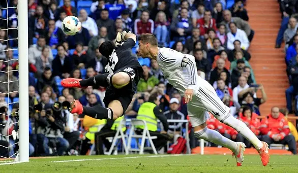 تقديم الكلاسيكو : ( برشلونة vs ريال مدريد ) الجولة (12) من الدوري الإسباني 2015/2016   - صفحة 4 Fjhuiyiuyi