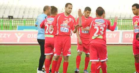 فريق مولودية وهران يصعد الي المركز الثالث في الدوري الجزائري ?i=eldeeb1%2f00006%2f2012-mco_803712829