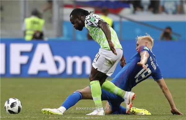 بالصور: نيجيريا تشعل مجموعة الأرجنتين بالفوز على أيسلندا 2018-06-22-06831396_epa