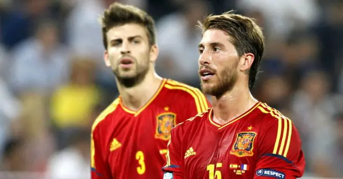 إسبانيا تخشى مهزلة 2014 بعد توتر العلاقة بين راموس وبيكيه ?i=haytam22%2fpique-ramos