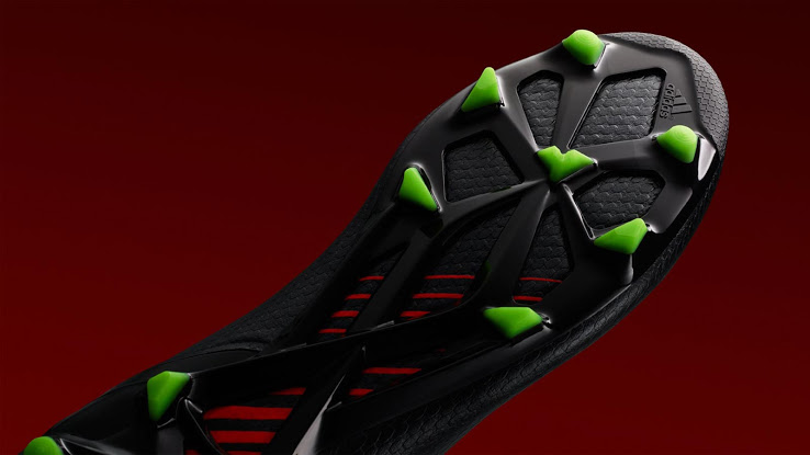 صور حذاء ليونيل ميسي الجديد للكلاسيكو Striking-adidas-messi-2015-2016-boots-3