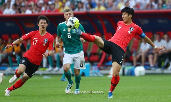 بالصور: كوريا الجنوبية تركل بطل العالم خارج المونديال 2018-06-27t153222z_339340350_rc1dce9b3e90_rtrmadp_3_soccer-worldcup-kor-ger_reuters