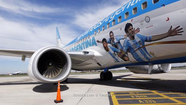 صور ميسي وهيجوين وأجويرو تزين طائرة المنتخب الأرجنتيني ?i=reuters%2f2014-06-03%2f2014-06-03t191126z_2108335080_gm1ea6408nv01_rtrmadp_3_soccer-world_reuters