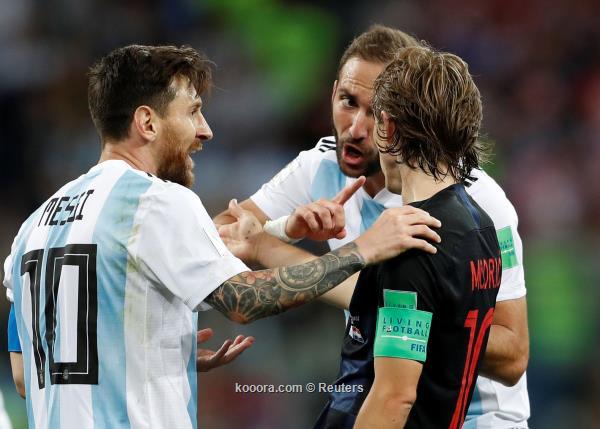 بالصور: كرواتيا تعبث بالأرجنتين وتقربها من الوداع المبكر 2018-06-21t193832z_1233963482_rc17f6e78ff0_rtrmadp_3_soccer-worldcup-arg-cro_reuters