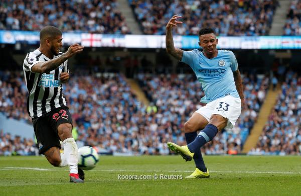 Soccer Football - Premier League - Manchester City v Newcastle United - Etihad Stadium, Manchester, Britain - September 1, 2018  Manchester City's Gabriel Jesus in action with Newcastle United's DeAndre Yedlin
