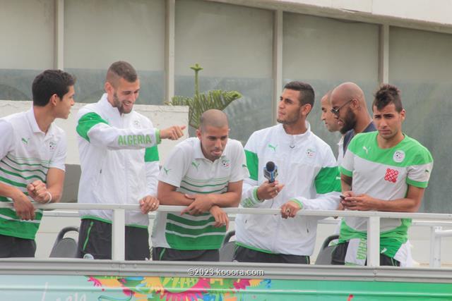 بالفيديو والصور.. إستقبال الأبطال لمنتخب "الخضر" في الجزائر Koo_4