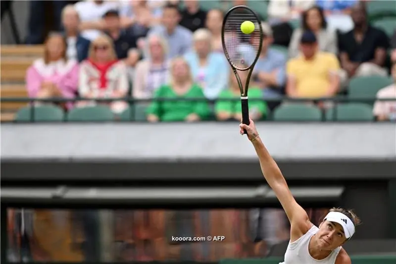 Ukraine's Marta Kostyuk booed after refusing to shake hands with Belarusian  Aryna Sabalenka at French Open - The Japan Times