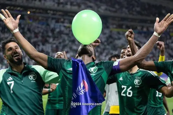 بالصور.. لاعب عمان يسخر من "بالون البليهي"